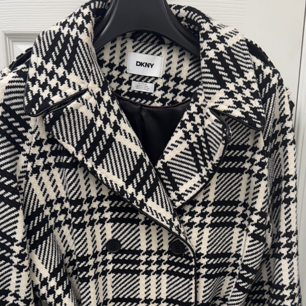 DKNY Women's Trench Coat in Black and White Plaid